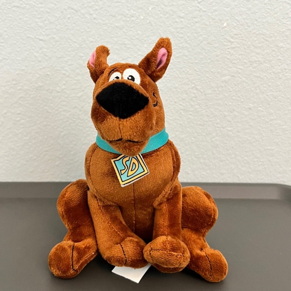 Scooby-Doo Plush Toy – Soft Stuffed Animal – Collectible Cartoon Character - Picture 1 of 5